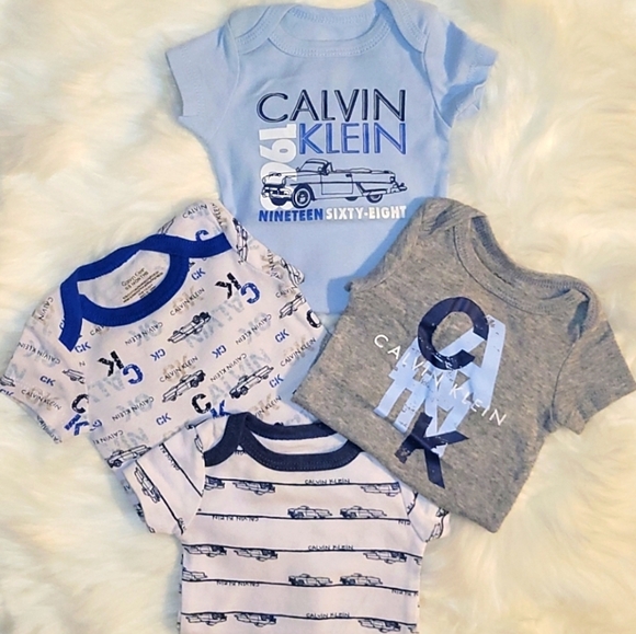 NWOT!! Calvin Klien Baby Onsie 4 Pack Size 0-3 Months - Picture 2 of 4